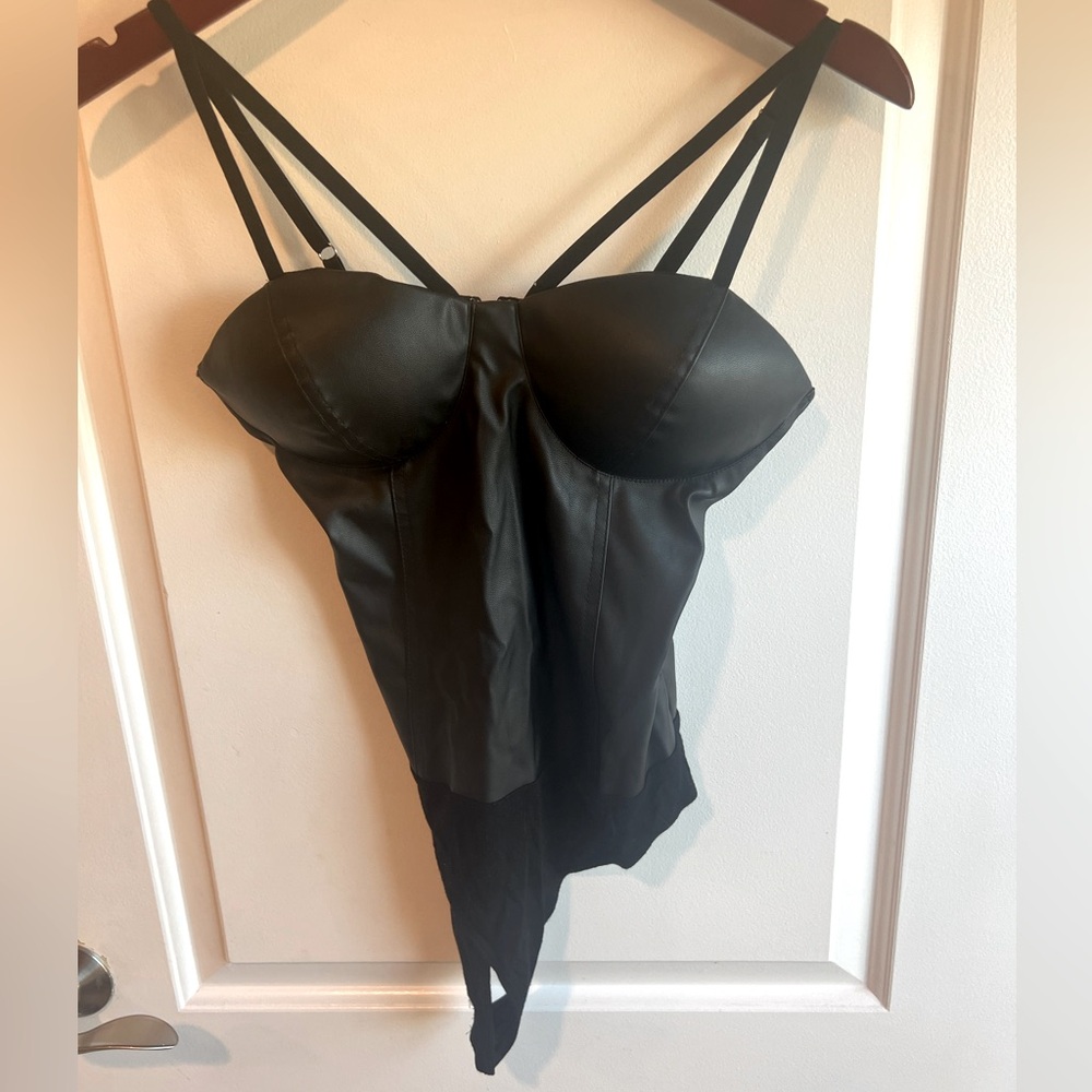 Guess NWT Leather(faux)black bodysuit/corset,thong bottom zipper back,size Small